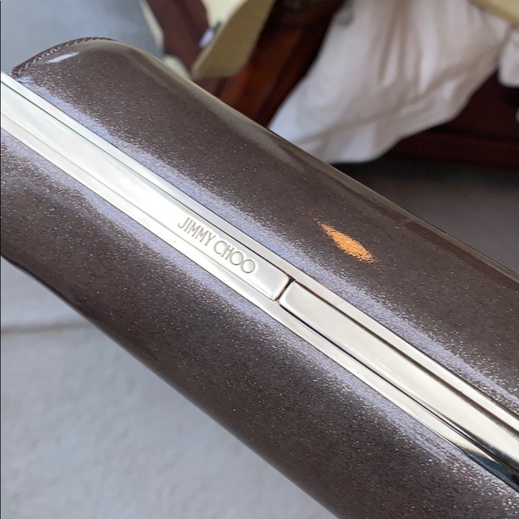 Jummy Choo Gold patent clutch. Barrel shape. - Picture 2 of 8